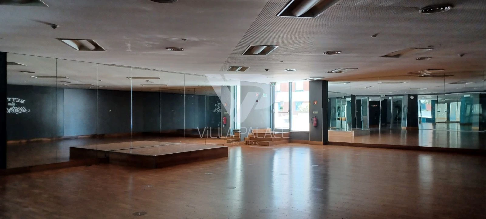 Loja para Venda em Parque das Nações Foto 18