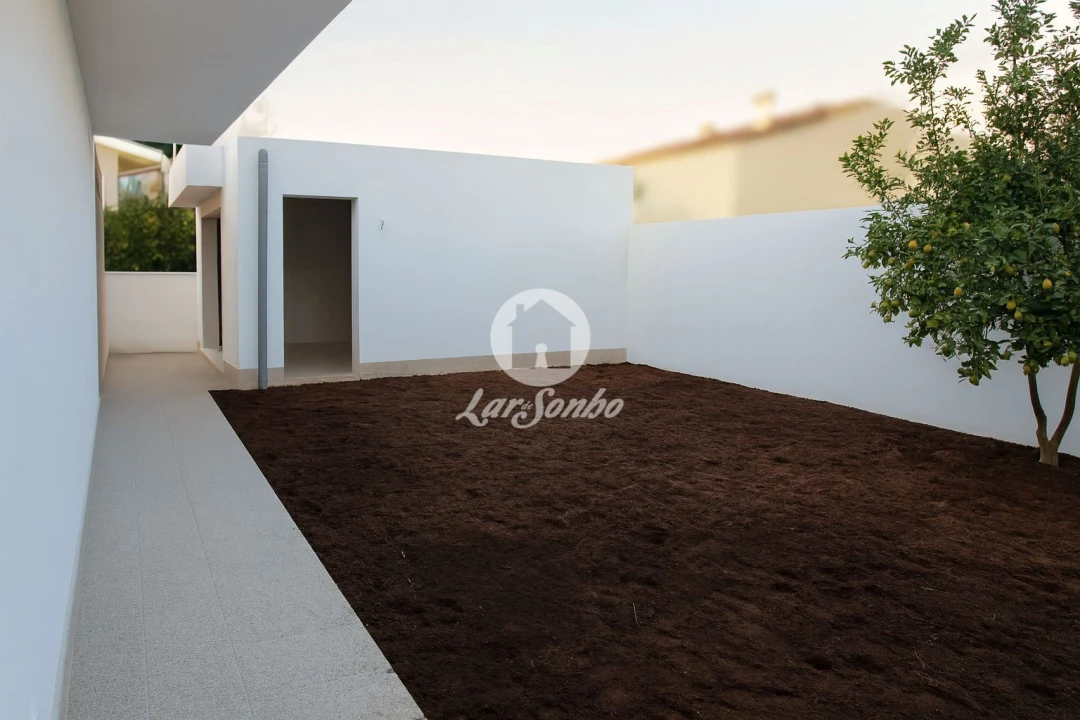 Moradia T4 para Venda em Palmeira Foto 15