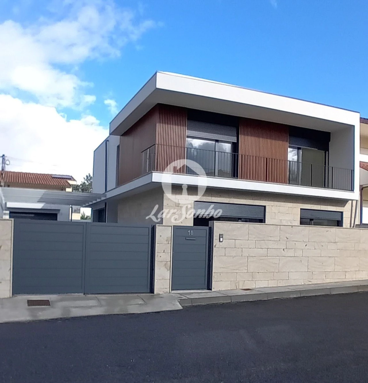 Moradia T4 para Venda em Palmeira Foto 1