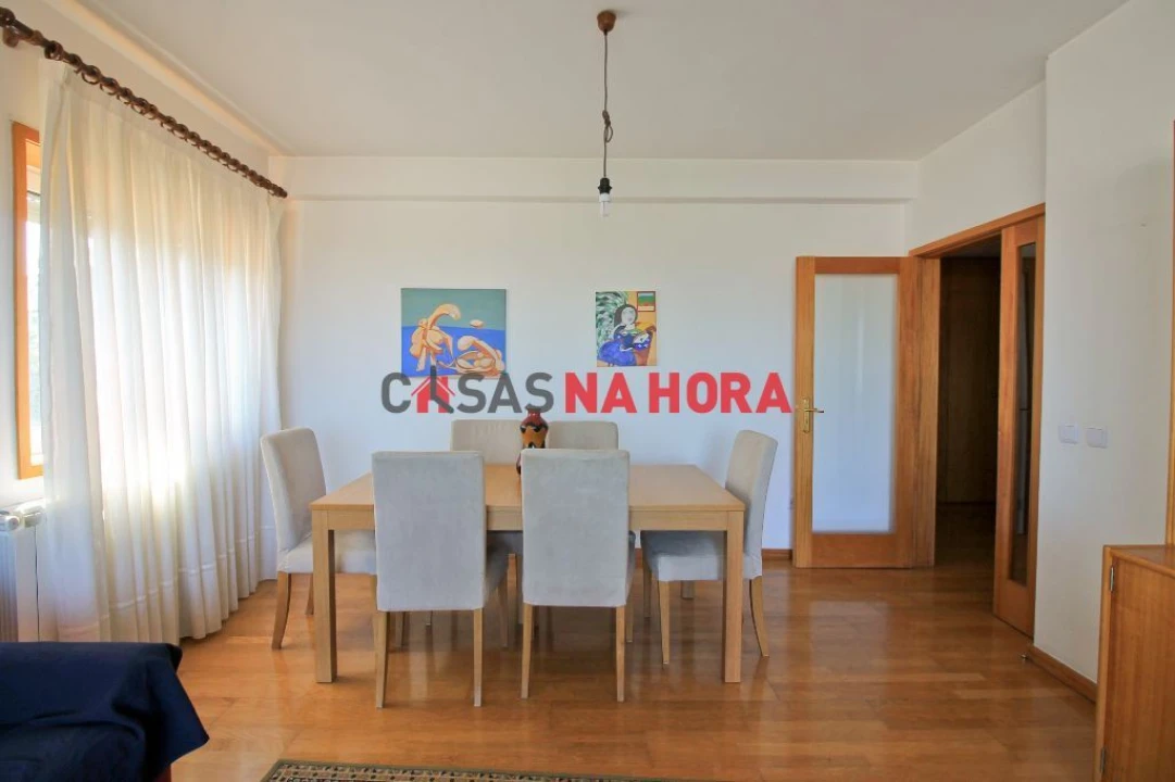 Apartamento T2 para Arrendamento em Milheiros Foto 1