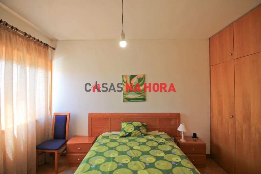 Apartamento T2 para Arrendamento em Milheiros Foto 17