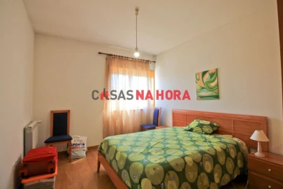 Apartamento T2 para Arrendamento em Milheiros