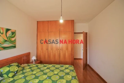 Apartamento T2 para Arrendamento em Milheiros