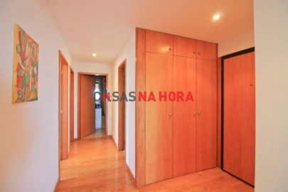 Apartamento T2 para Arrendamento em Milheiros