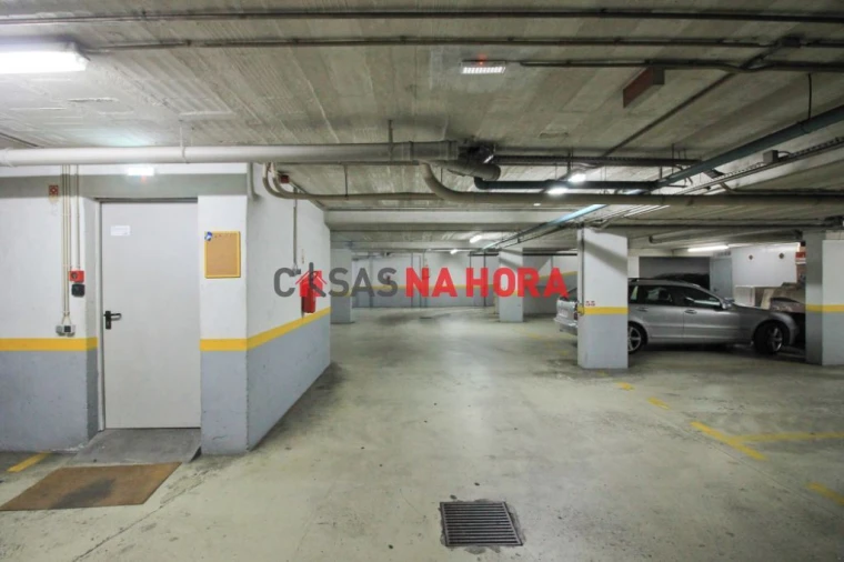 Apartamento T2 para Arrendamento em Milheiros Foto 23