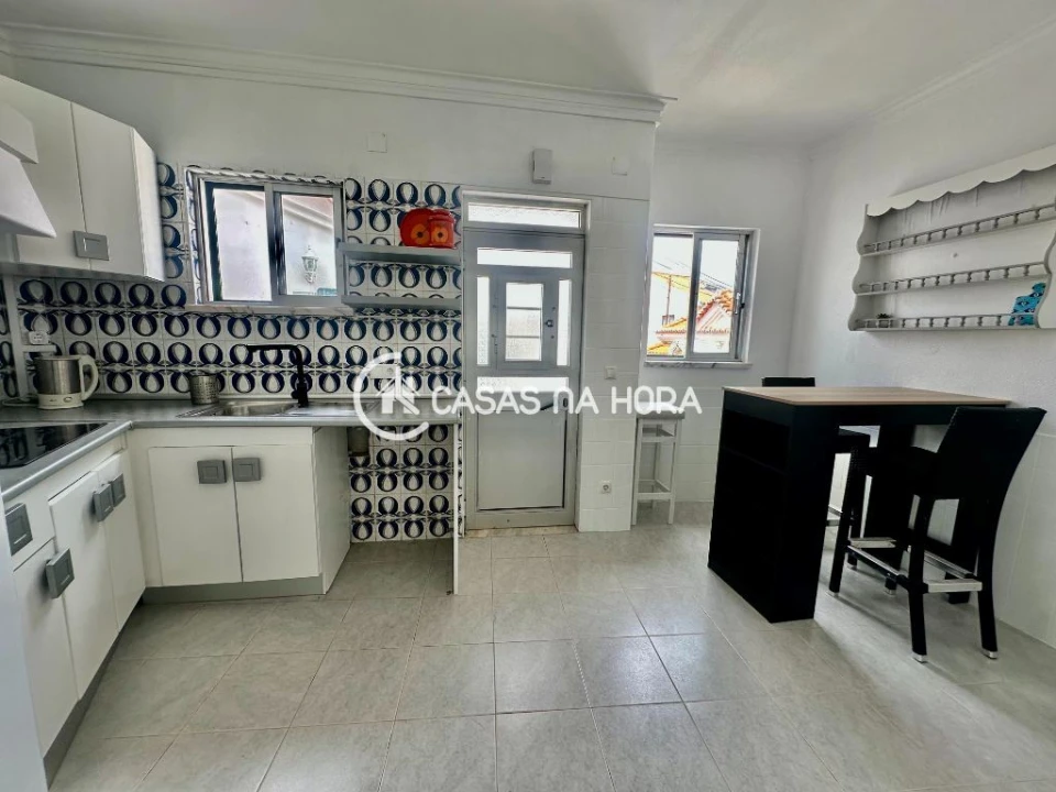 Moradia T1 para Arrendamento em Charneca de Caparica e Sobreda Foto 2