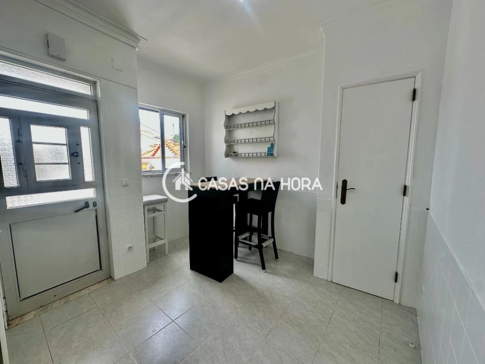 Moradia T1 para Arrendamento em Charneca de Caparica e Sobreda Foto 4