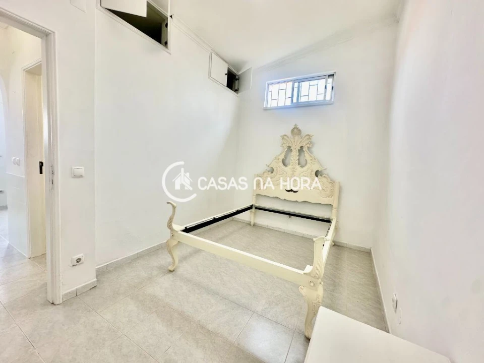 Moradia T1 para Arrendamento em Charneca de Caparica e Sobreda Foto 11