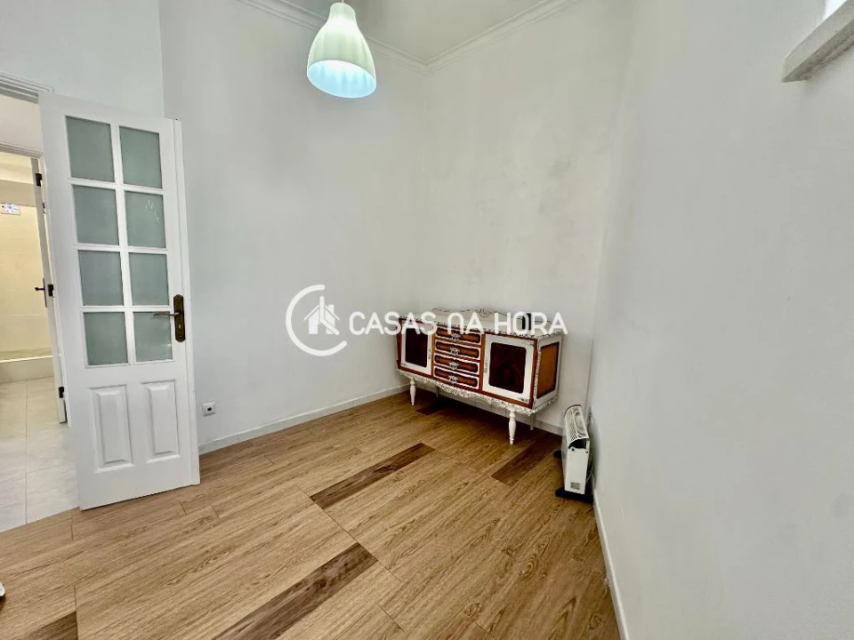 Moradia T1 para Arrendamento em Charneca de Caparica e Sobreda Foto 13