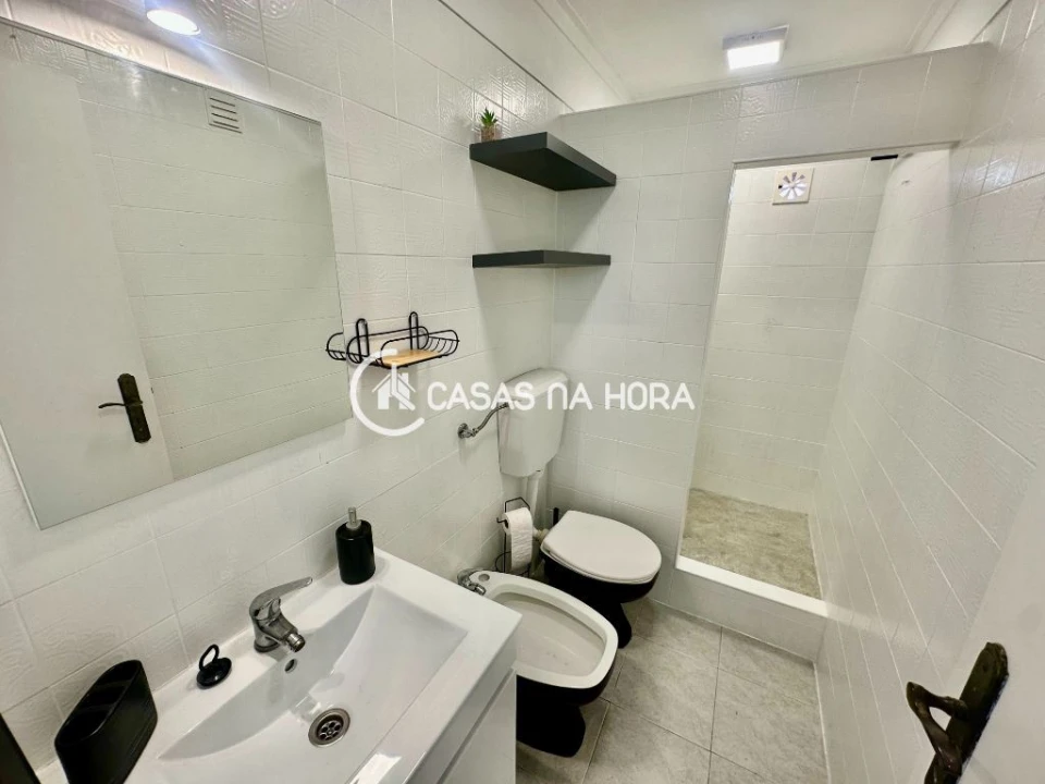 Moradia T1 para Arrendamento em Charneca de Caparica e Sobreda Foto 15