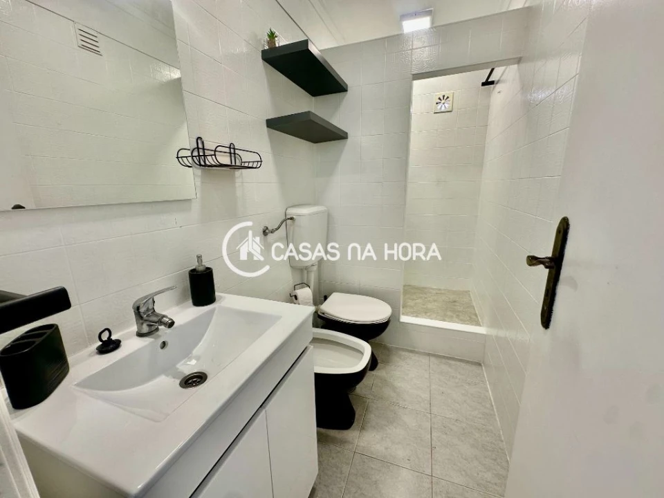 Moradia T1 para Arrendamento em Charneca de Caparica e Sobreda Foto 16
