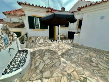 Moradia T1 para Arrendamento em Charneca de Caparica e Sobreda