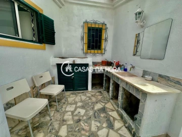 Moradia T1 para Arrendamento em Charneca de Caparica e Sobreda