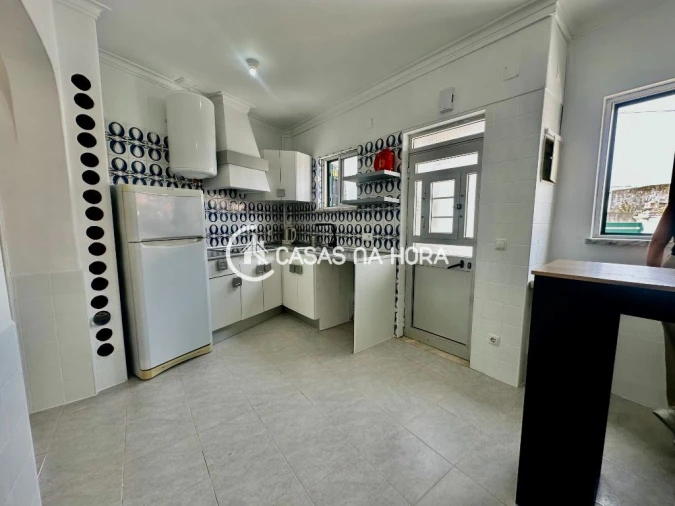 Moradia T1 para Arrendamento em Charneca de Caparica e Sobreda Foto 6
