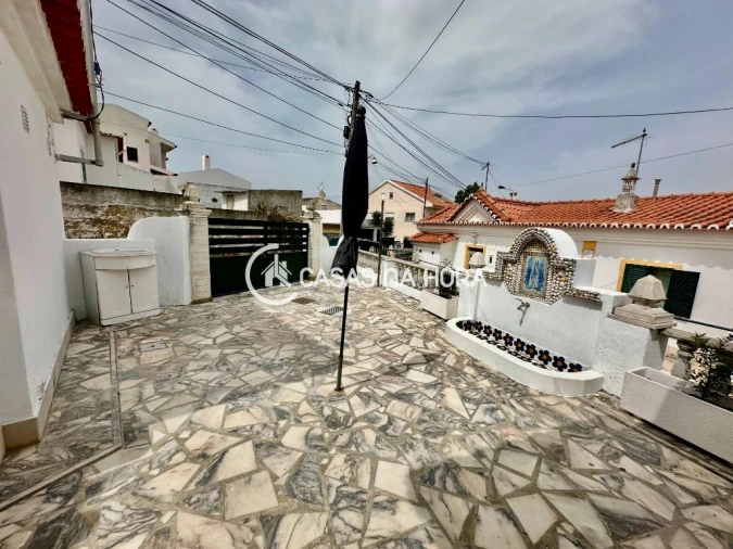 Moradia T1 para Arrendamento em Charneca de Caparica e Sobreda Foto 10