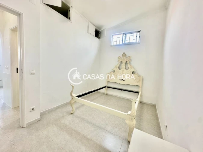 Moradia T1 para Arrendamento em Charneca de Caparica e Sobreda Foto 11