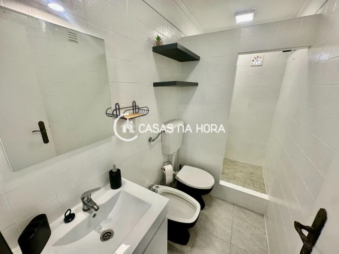 Moradia T1 para Arrendamento em Charneca de Caparica e Sobreda Foto 15