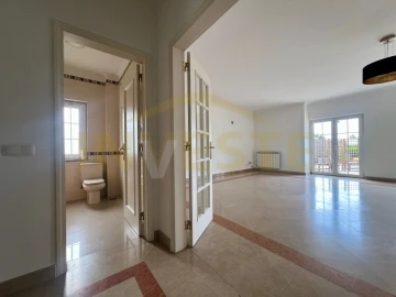 Moradia T3 para Venda em Cascais e Estoril