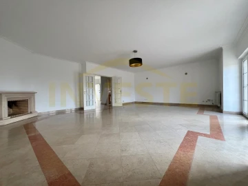 Moradia T3 para Venda em Cascais e Estoril