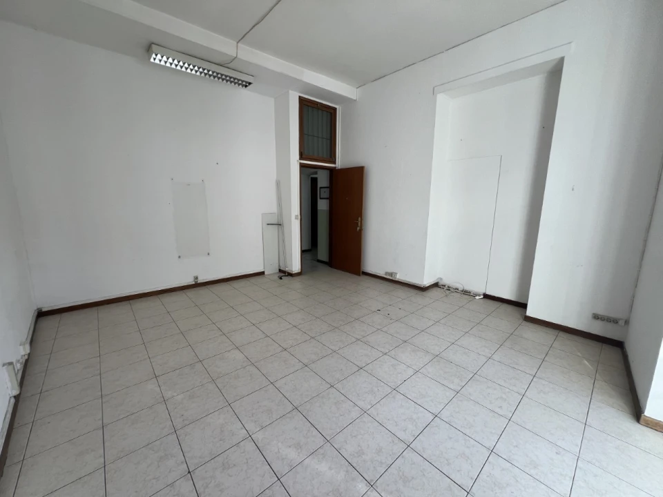 Escritório para Arrendamento em Funchal (Se) Foto 7