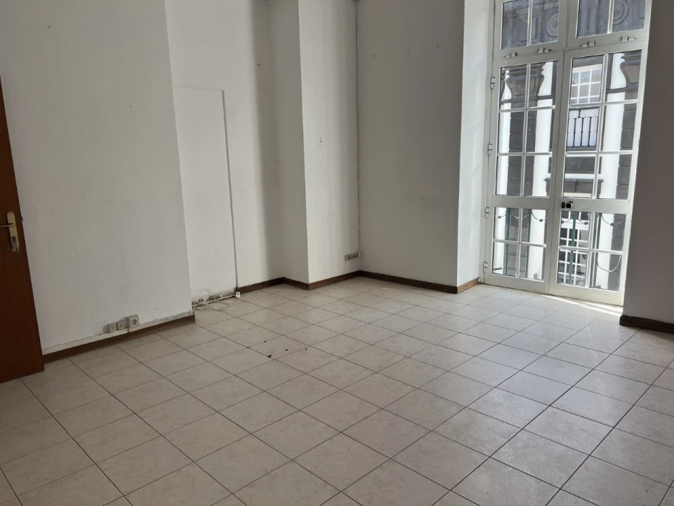 Escritório para Arrendamento em Funchal (Se) Foto 10