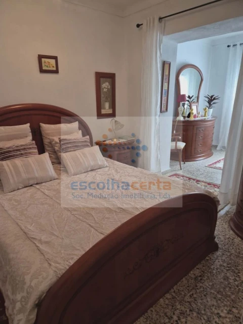 Moradia T4 para Venda em Fronteira