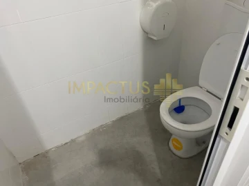 Loja para Arrendamento em Bougado (São Martinho e Santiago)