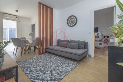 Moradia T2 para Venda em Baixa da Banheira e Vale da Amoreira