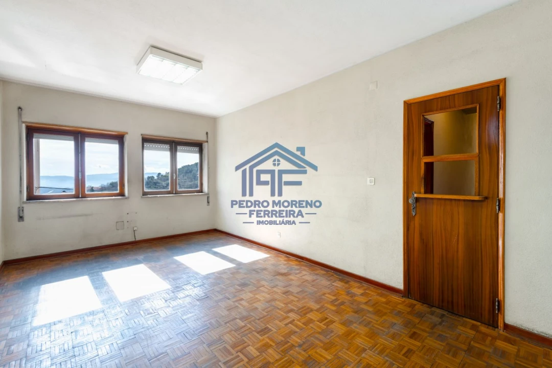 Apartamento T3 para Venda em Covilhã e Canhoso Foto 3