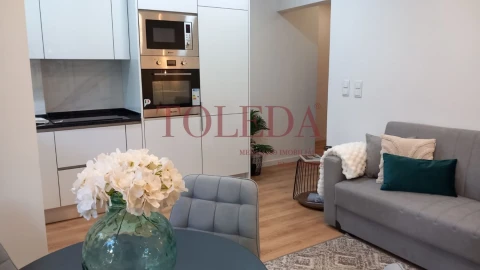 Apartamento T2 para Venda em Benfica