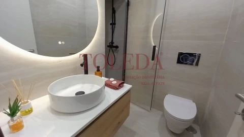 Apartamento T2 para Venda em Benfica