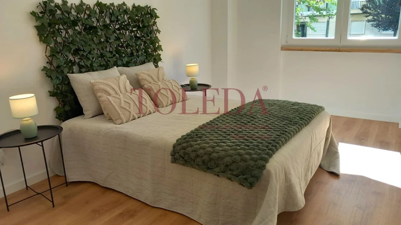 Apartamento T2 para Venda em Benfica Foto 8
