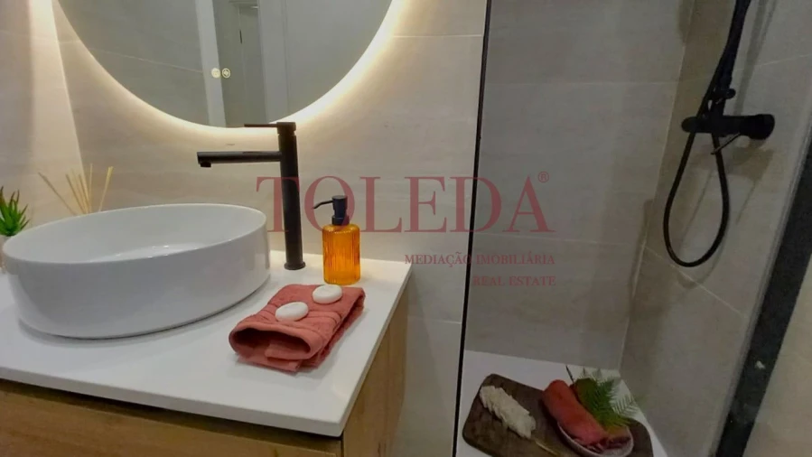 Apartamento T2 para Venda em Benfica Foto 18