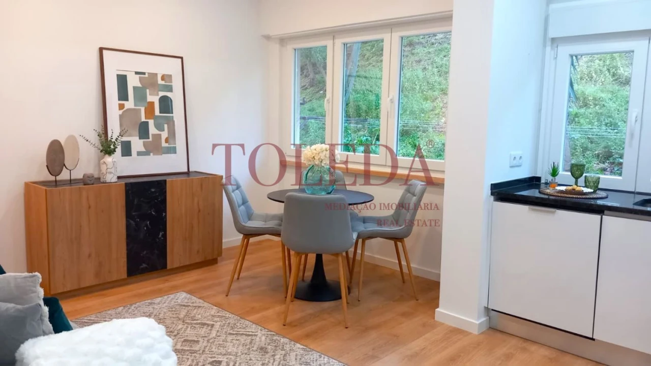 Apartamento T2 para Venda em Benfica Foto 5