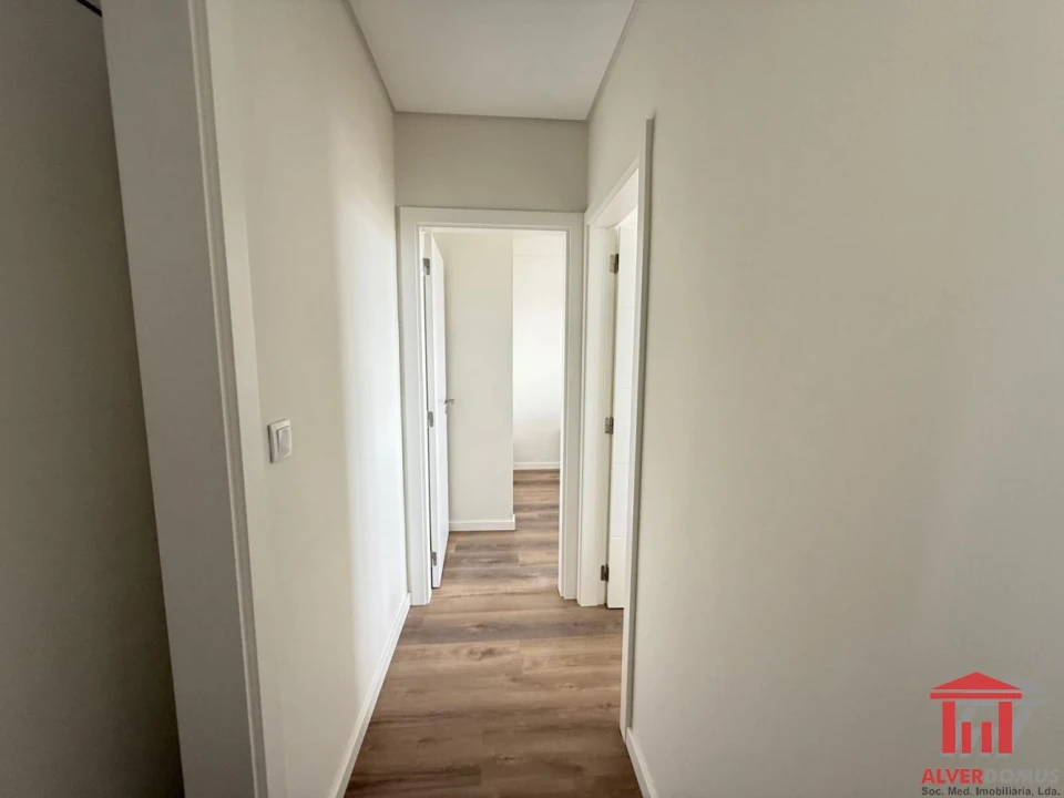 Apartamento T3 para Venda em Benfica Foto 9