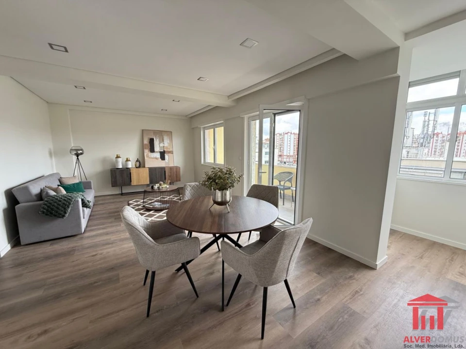 Apartamento T3 para Venda em Benfica Foto 4