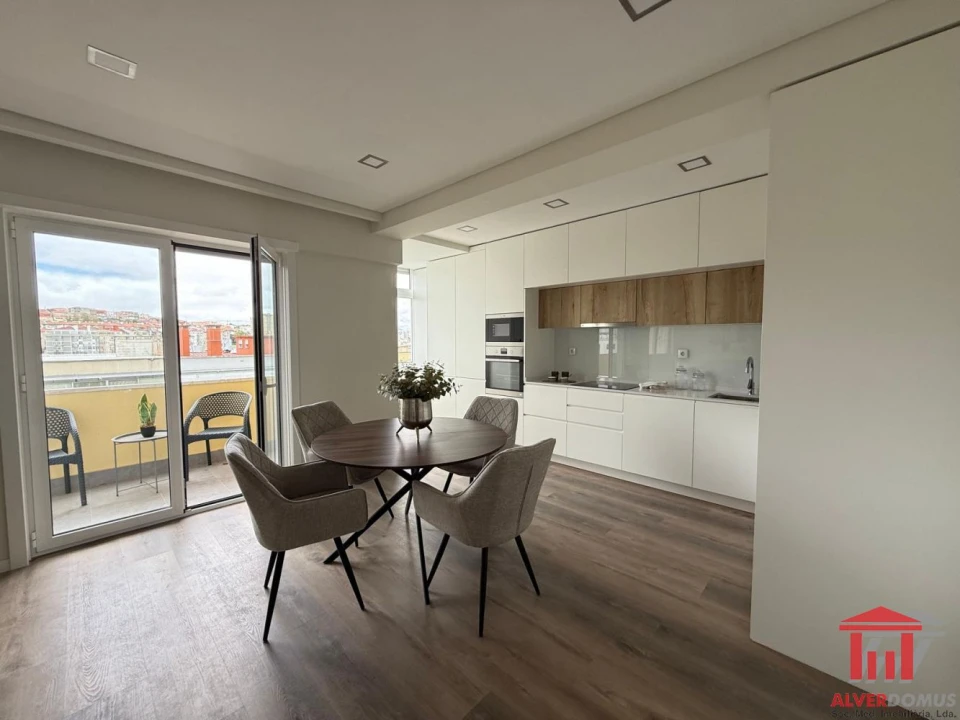 Apartamento T3 para Venda em Benfica Foto 1