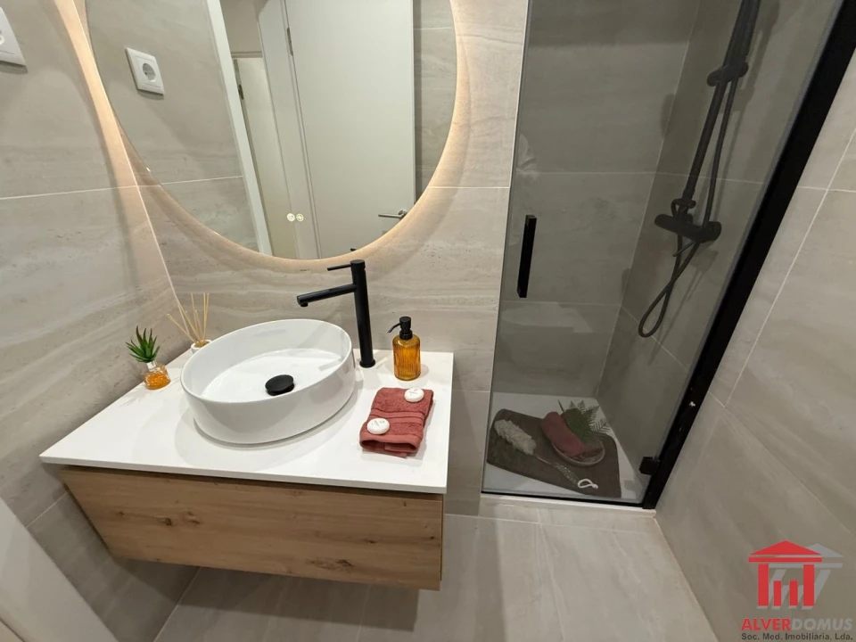 Apartamento T2 para Venda em Benfica Foto 13