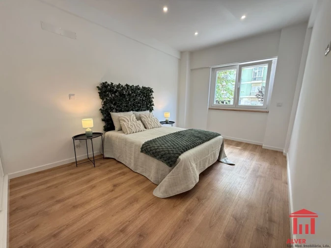 Apartamento T2 para Venda em Benfica Foto 10