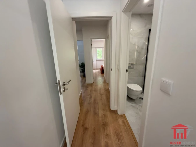 Apartamento T2 para Venda em Benfica Foto 6