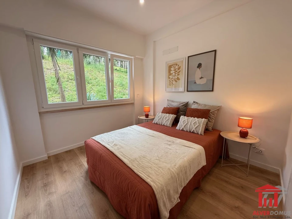 Apartamento T2 para Venda em Benfica Foto 7