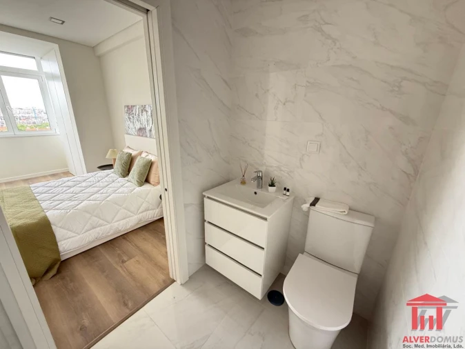 Apartamento T3 para Venda em Benfica Foto 3