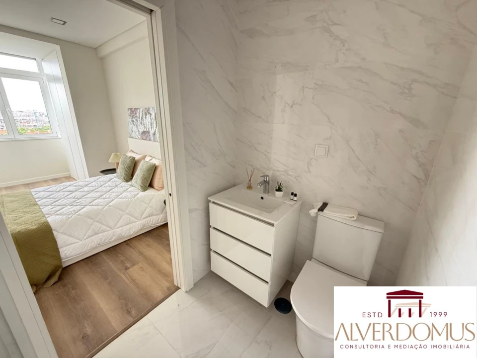 Apartamento T3 para Venda em Benfica Foto 3