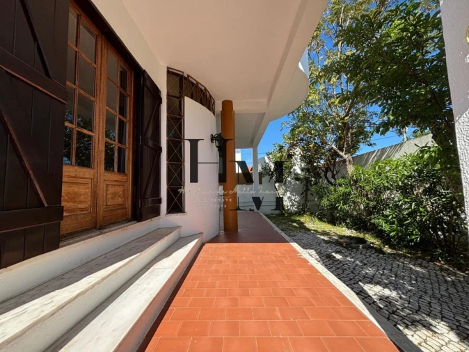 Moradia T4 para Venda em São Domingos de Rana Foto 13