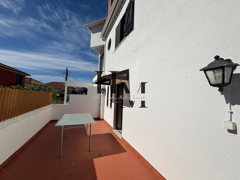 Moradia T4 para Venda em São Domingos de Rana Foto 9