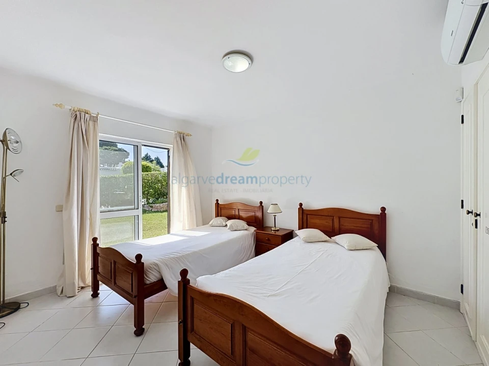 Moradia T3 para Venda em Albufeira e Olhos de Água Foto 9