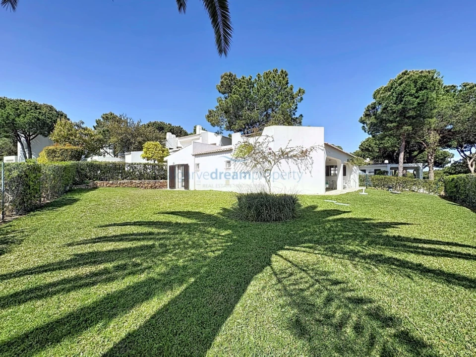 Moradia T3 para Venda em Albufeira e Olhos de Água Foto 23