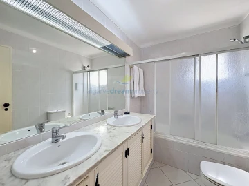 Moradia T3 para Venda em Albufeira e Olhos de Água