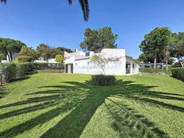 Moradia T3 para Venda em Albufeira e Olhos de Água