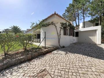 Moradia T3 para Venda em Albufeira e Olhos de Água